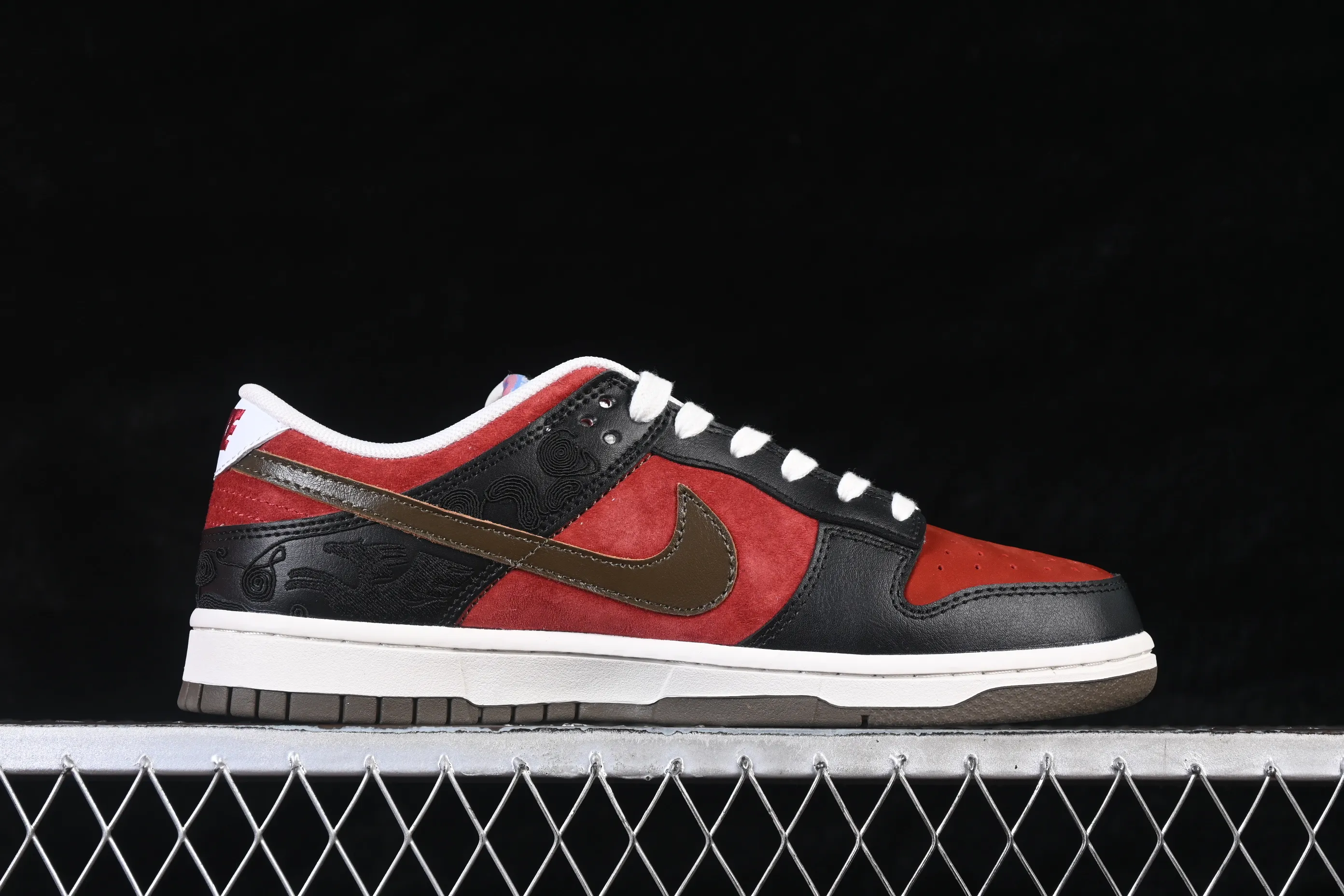 All categories Nk SB Dunk series Nk SB Dunk Low low-top sneakers Nike SB Dunk Low Year of the Horse limited low-top casual sneakers IQ1118-220
